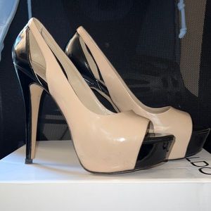 ALDO Pliny two tone platform heel size 8